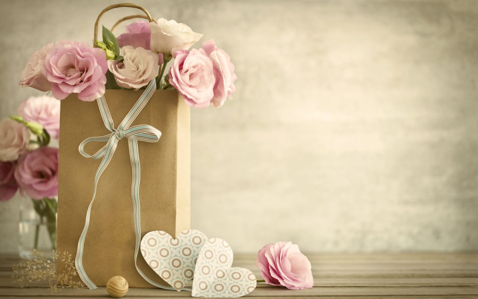 7 Wedding Gift Ideas for Every Kind of Couple