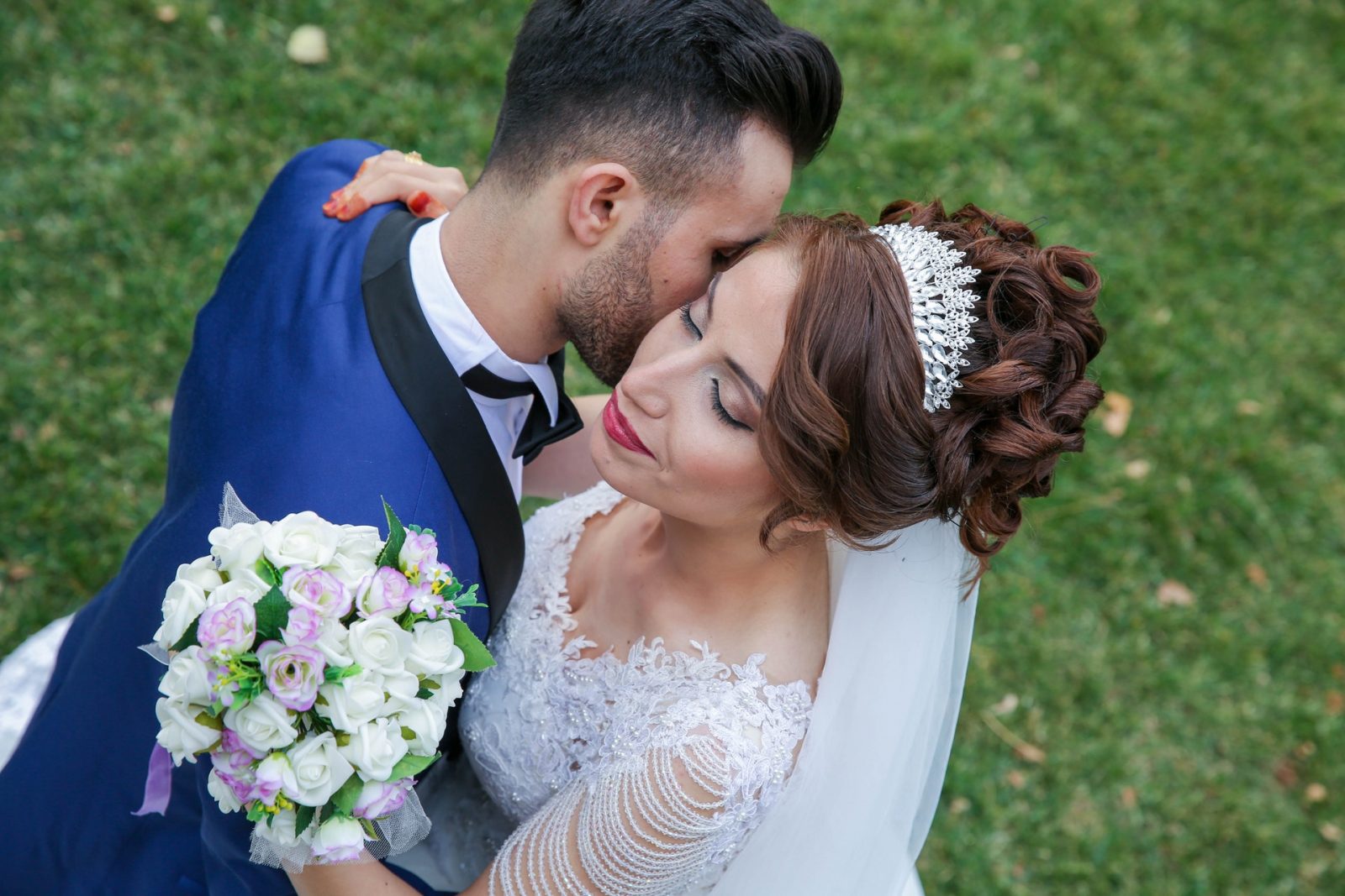 5 Best Greek Wedding Traditions That Everyone Likes