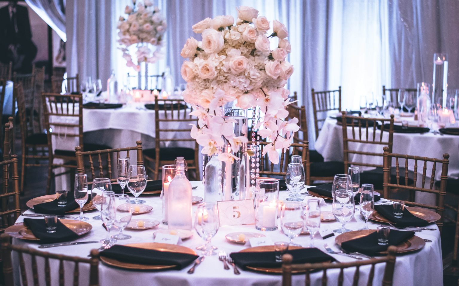 How to Choose the Right Wedding Stylist for Your Big Day