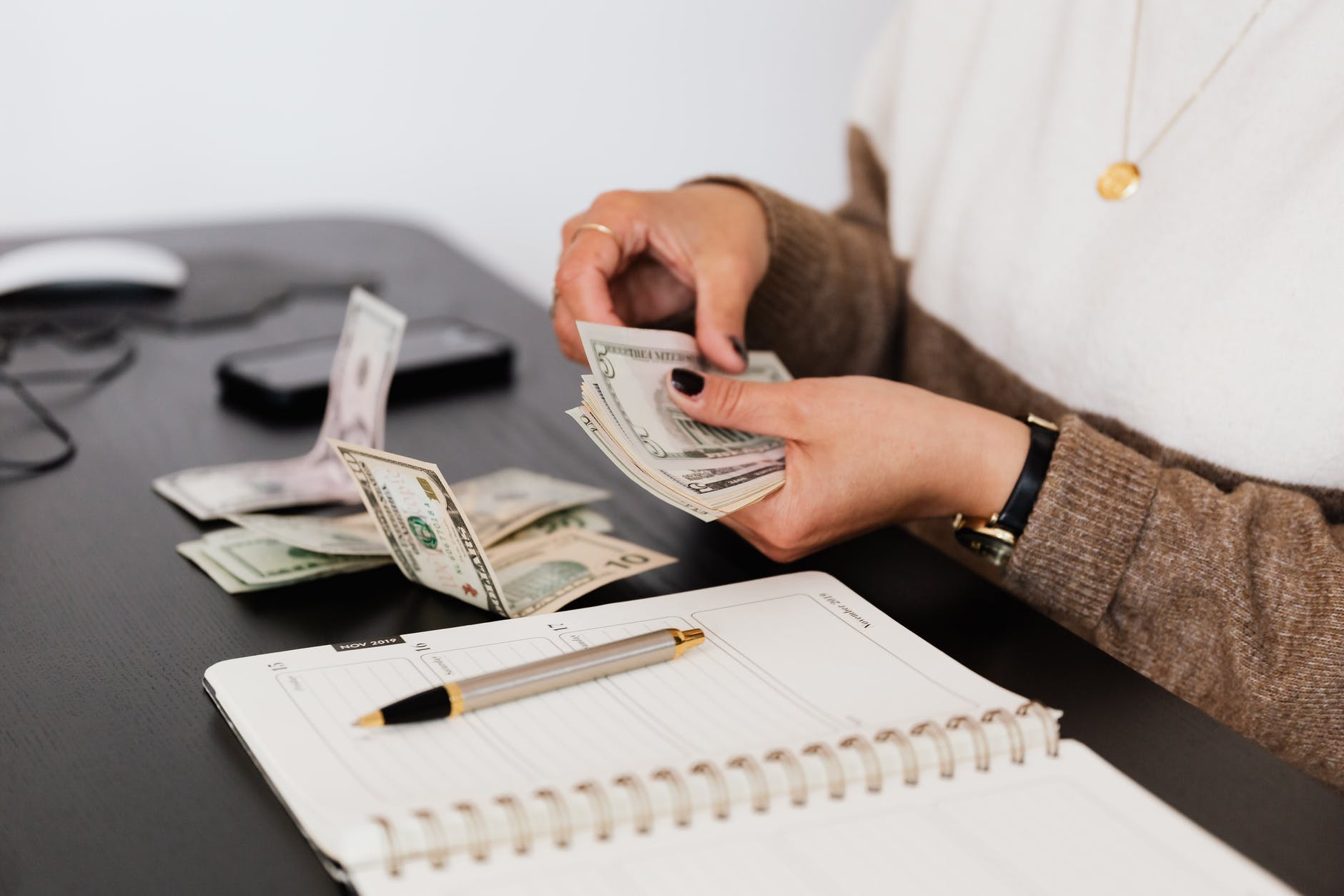 Top 2 Tips for Managing Your Wedding Budget